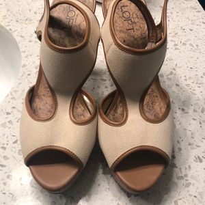 Beige strapped cork sandals